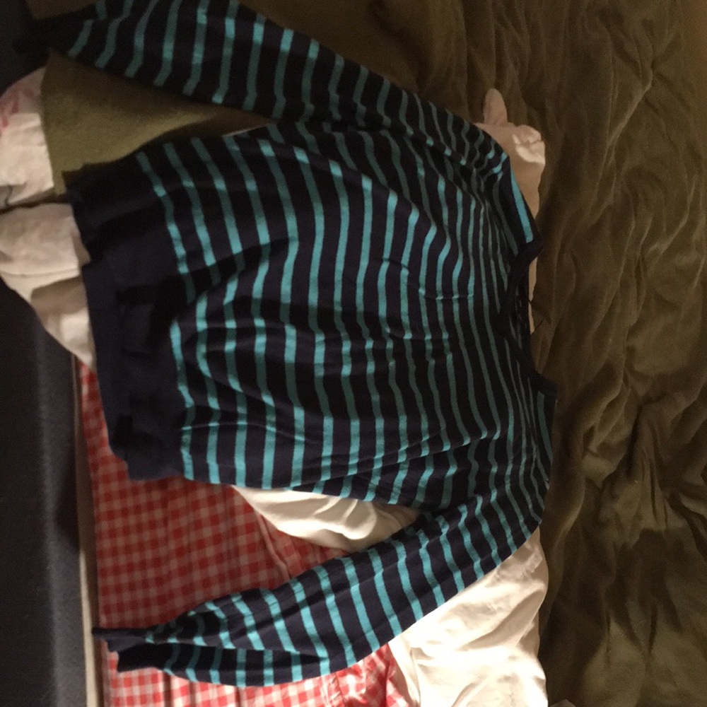 Gap sweater shirt, in excellent condition.